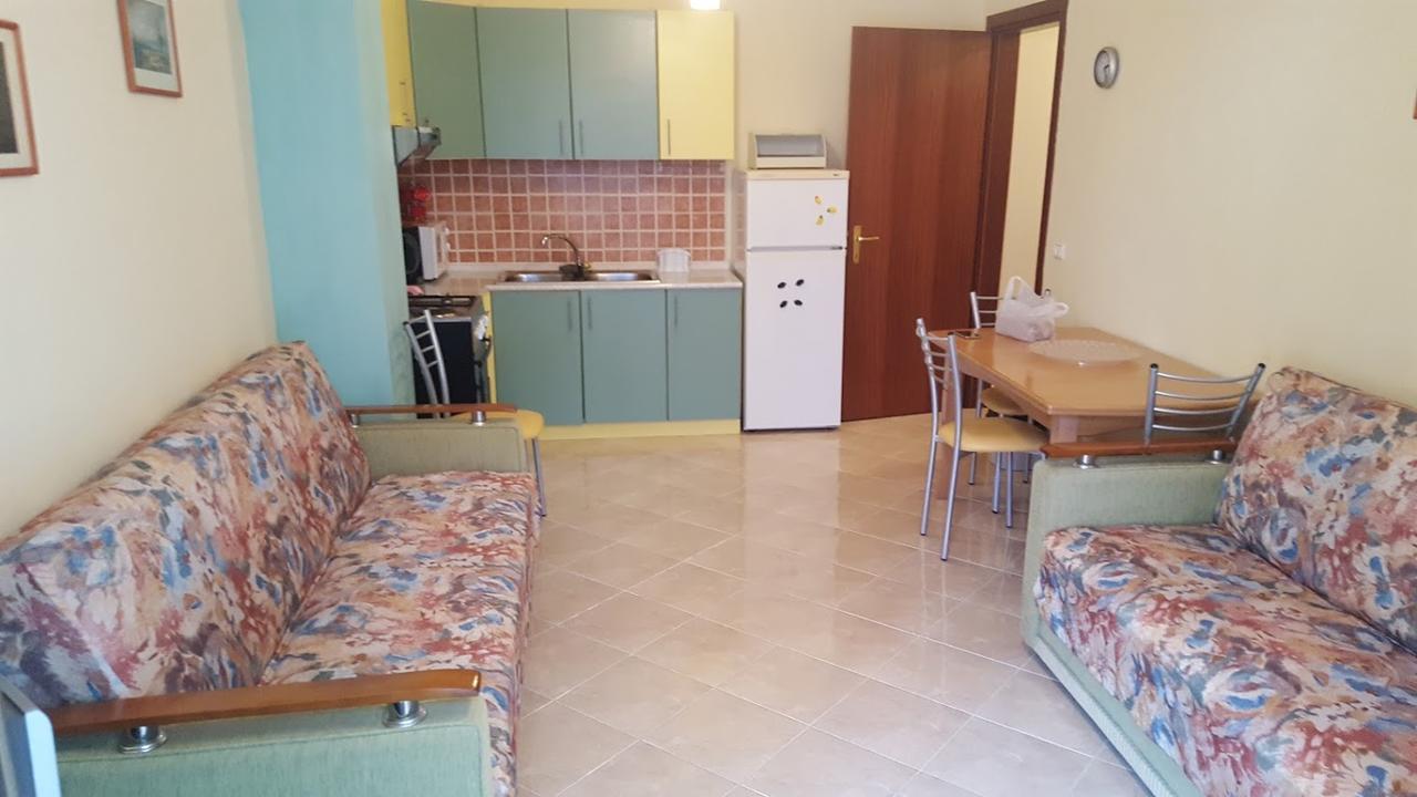 J&A Beachside Apartment Golem  Zewnętrze zdjęcie